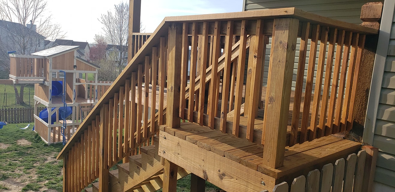 Metro East Decks business image